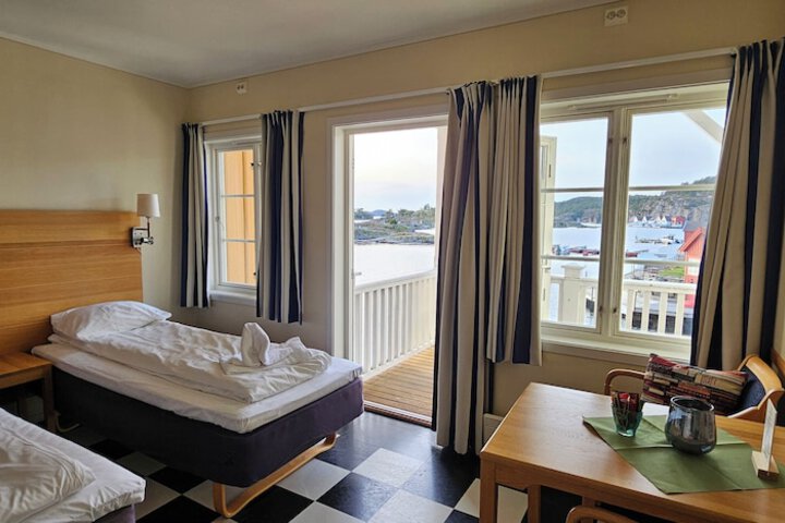Room 10 of 49