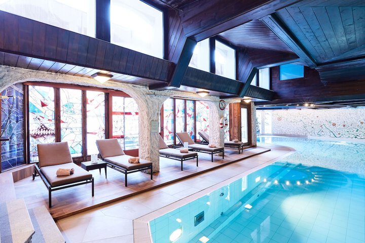 Hotel Pool