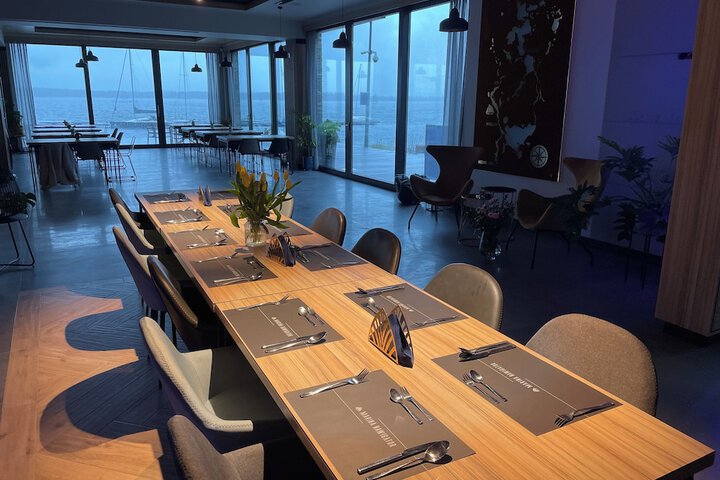 Dining 92 of 136