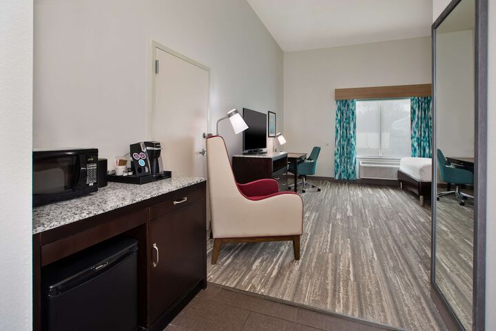 1 King Bed with Chair (4 of 6)