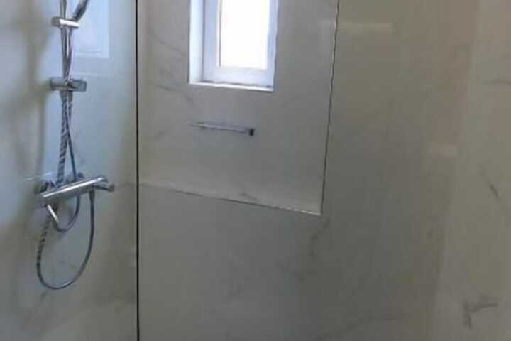 Room 12 of 20