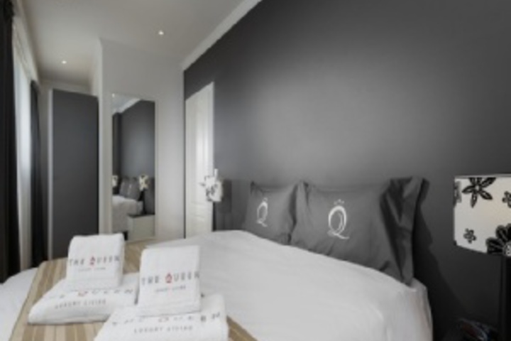 Room 45 of 300