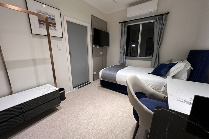 Room 17 of 63