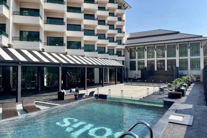 Solis Beach Hotel Rajamangala