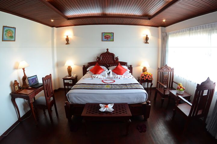 Room 5 of 63