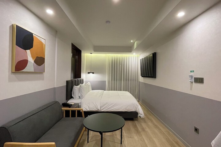 Room 13 of 60