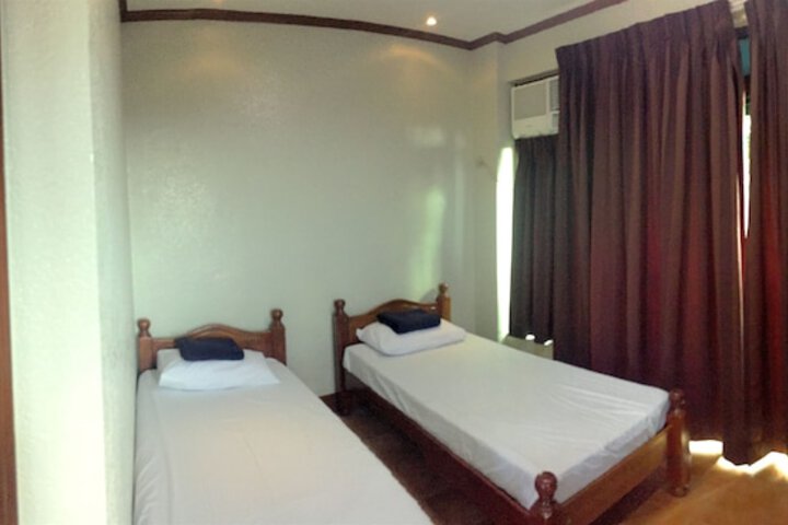 Room 12 of 52