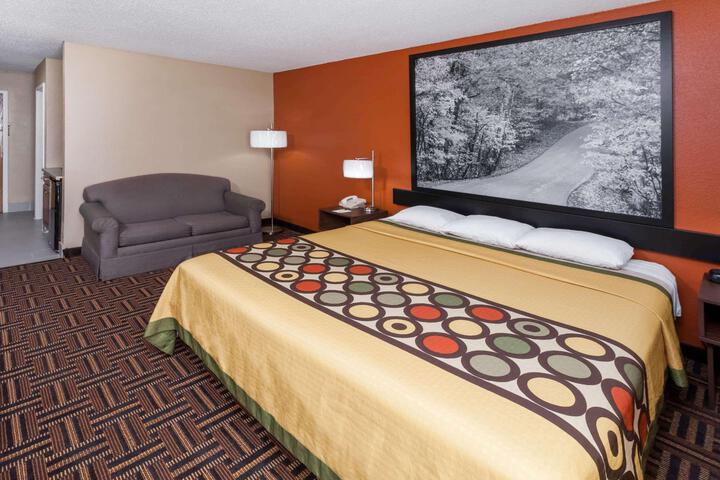 1 King Bed (9 of 10)