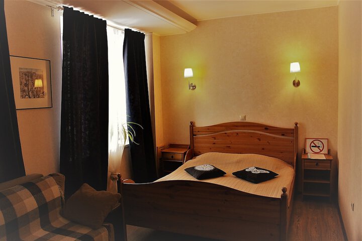 Room 10 of 15