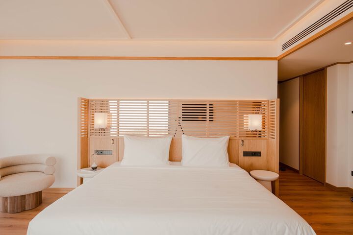 Room 6 of 61