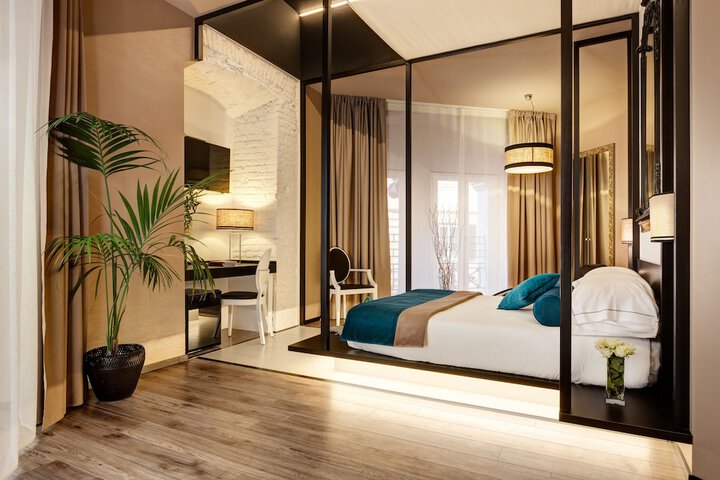 Room 16 of 84