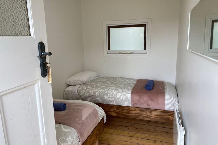 Room 38 of 128