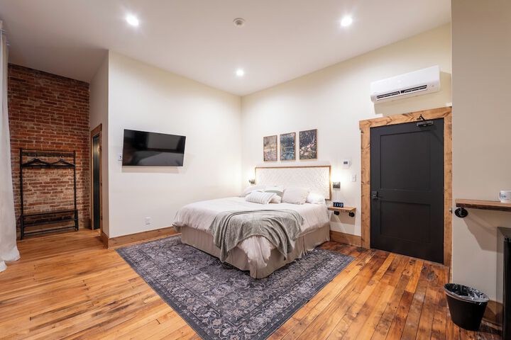 Room 4 of 39