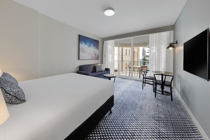 Room 6 of 38