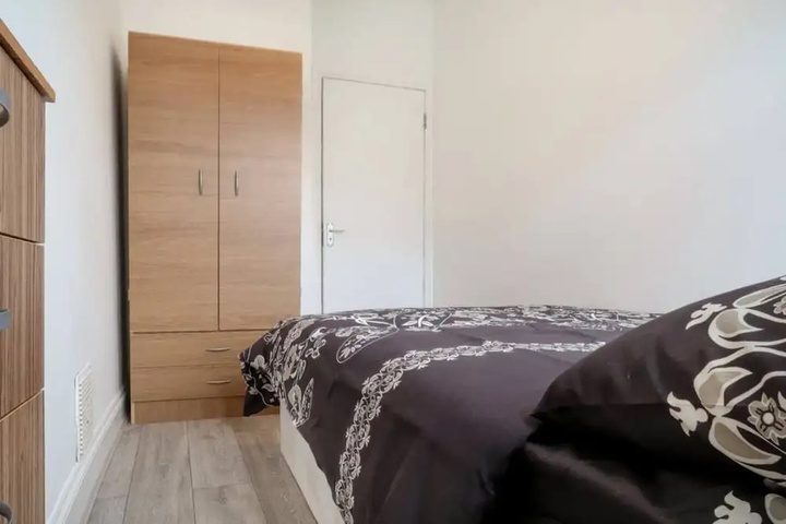 Room 3 of 10
