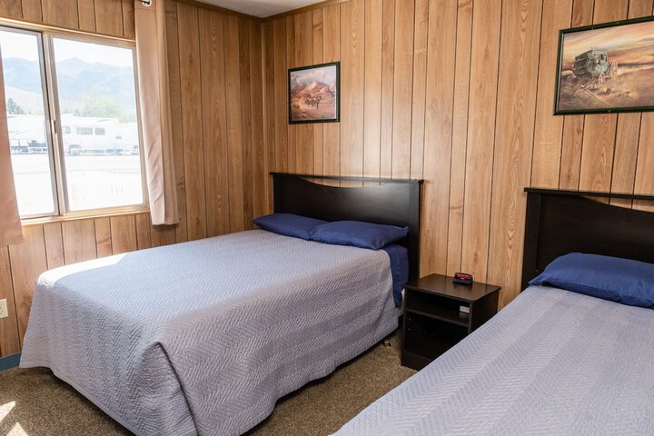 Room 7 of 16