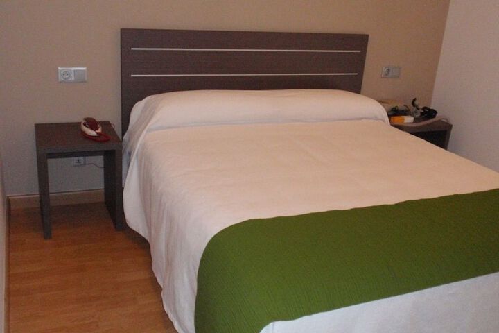 Room 4 of 62
