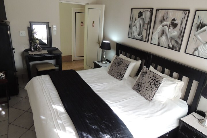 Room 10 of 35