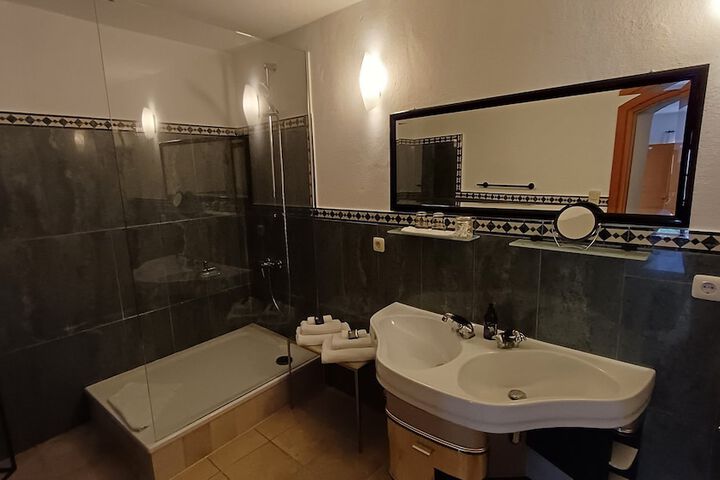 Room 54 of 91