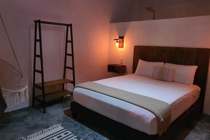 Room 2 of 41