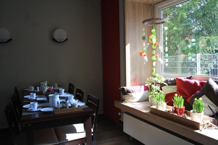 Dining 44 of 46