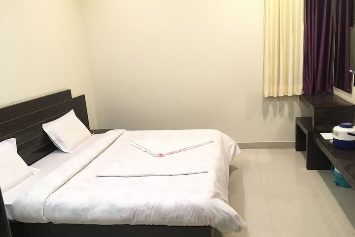 Room 4 of 40