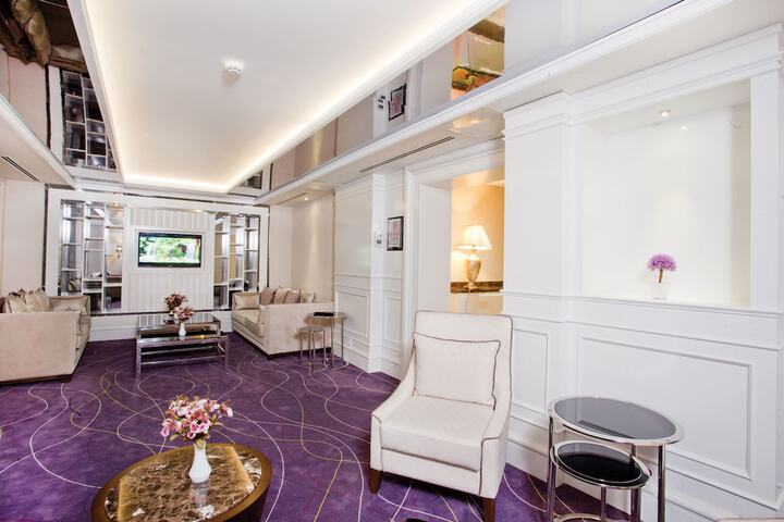 Guest Lobby
