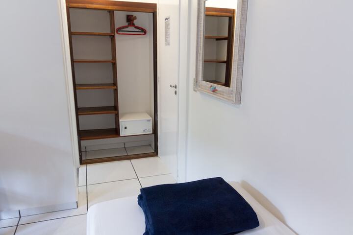 Room 10 of 99