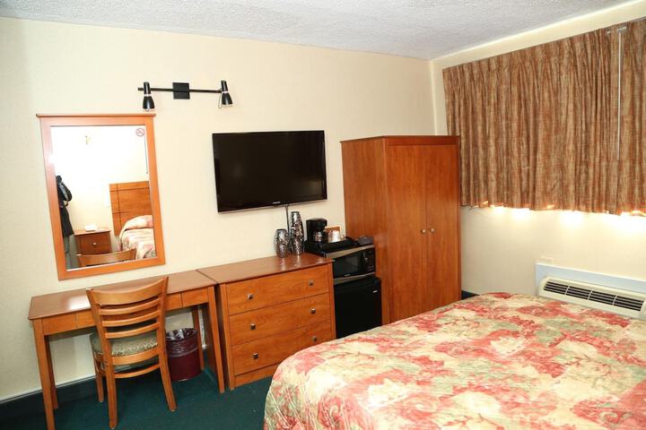 Room 16 of 37
