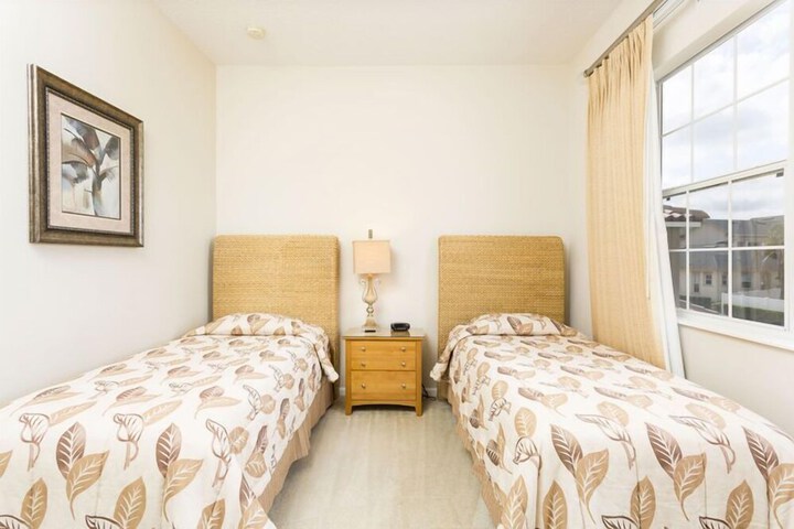 Room 5 of 30