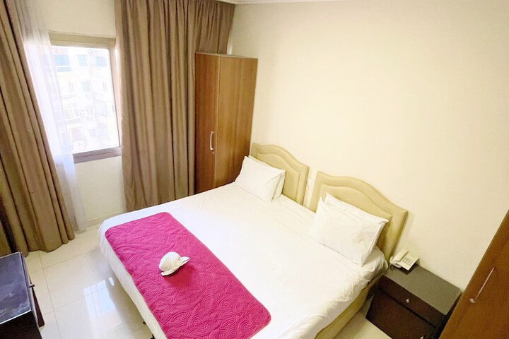 Room 5 of 40