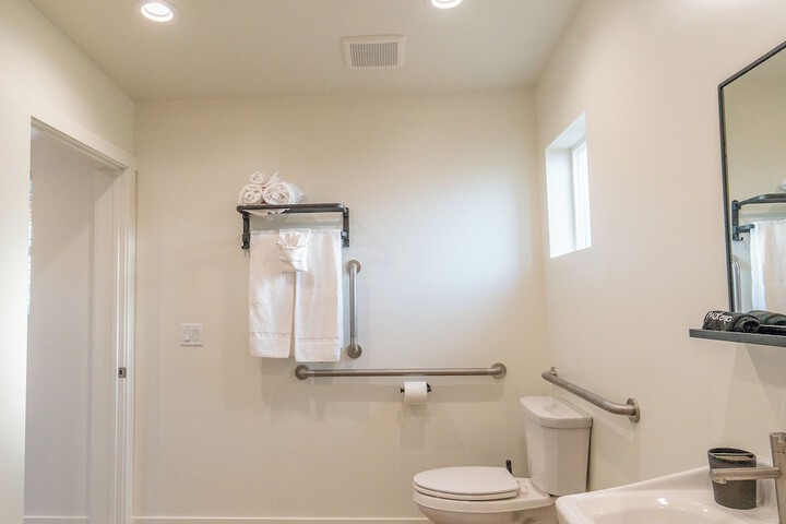 Room 106 of 120