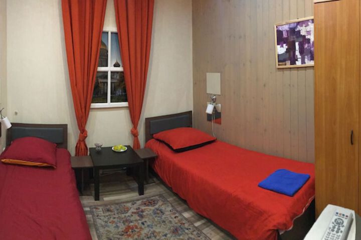 Room 13 of 17