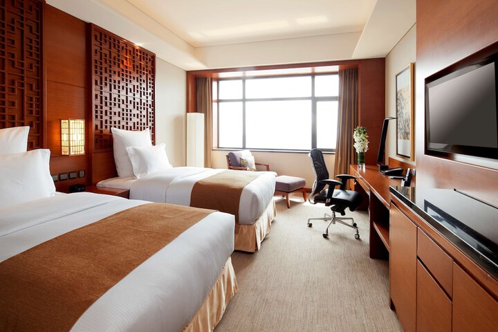 Room 12 of 150