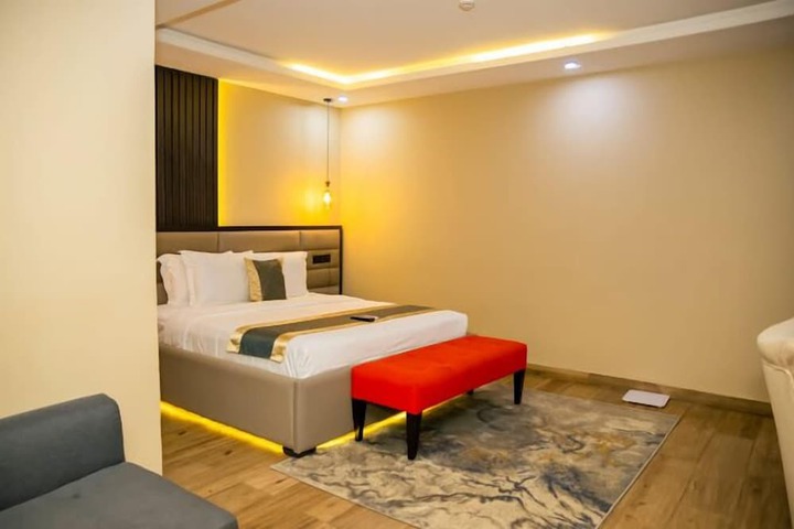 Room 9 of 46