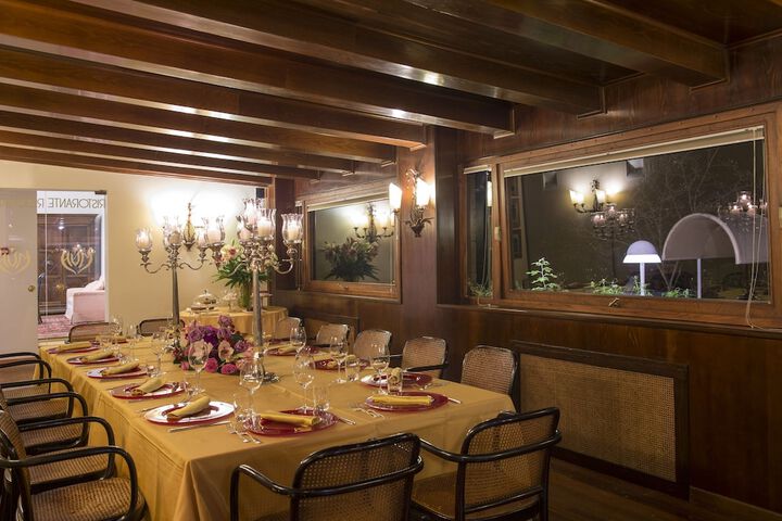 Dining 43 of 67