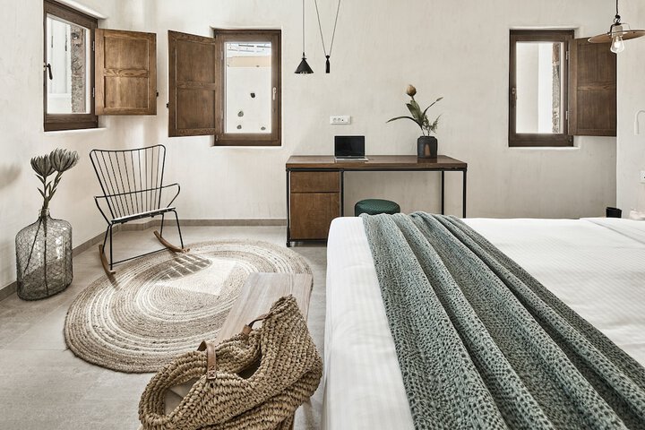 Room 28 of 174