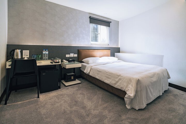 Room 31 of 65