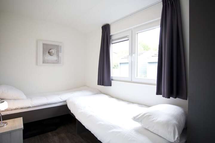Room 3 of 40