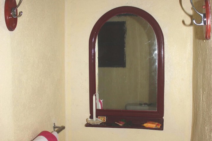 Room 17 of 38
