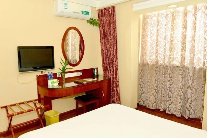Room 11 of 72