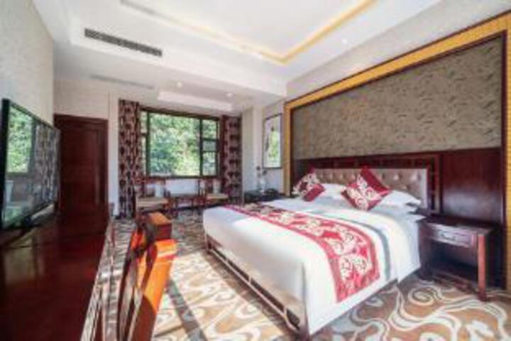 Room 5 of 7