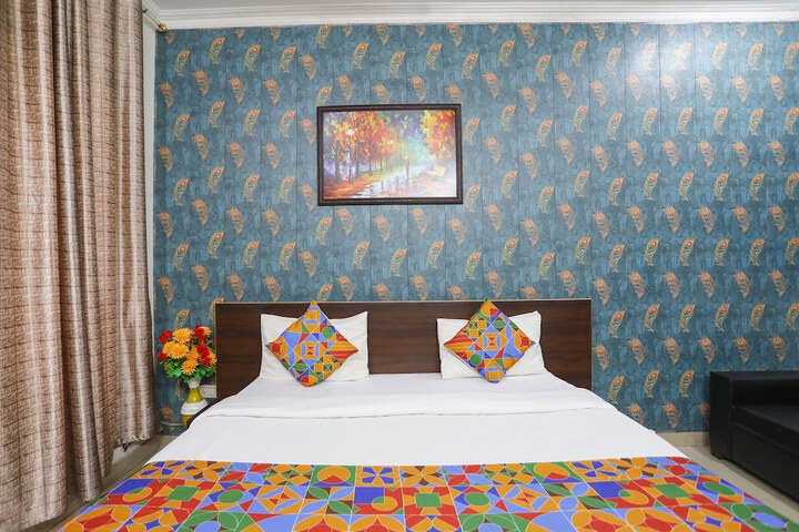 Room 17 of 30