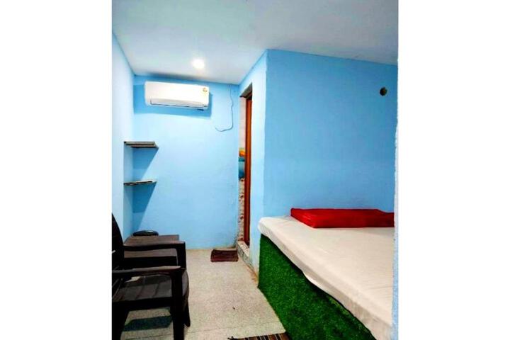 Hotel Shree Krishan Near Railway station