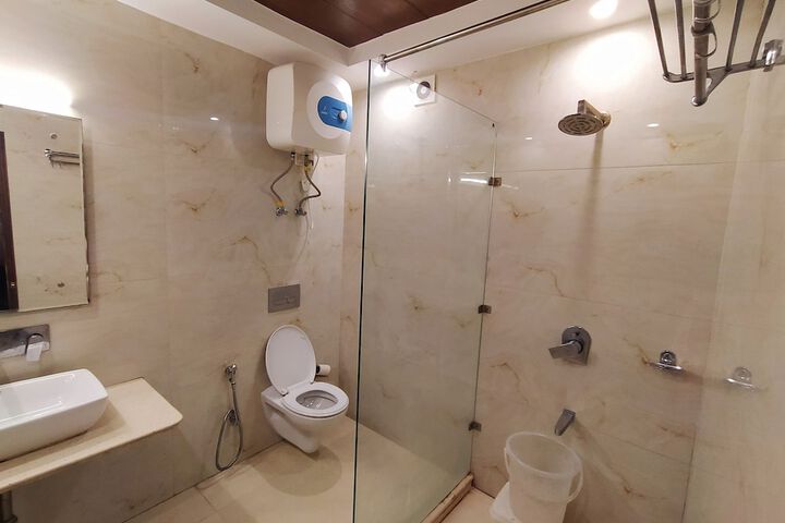 Room 15 of 30