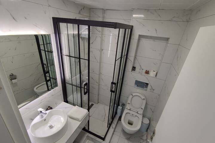 Room 45 of 65