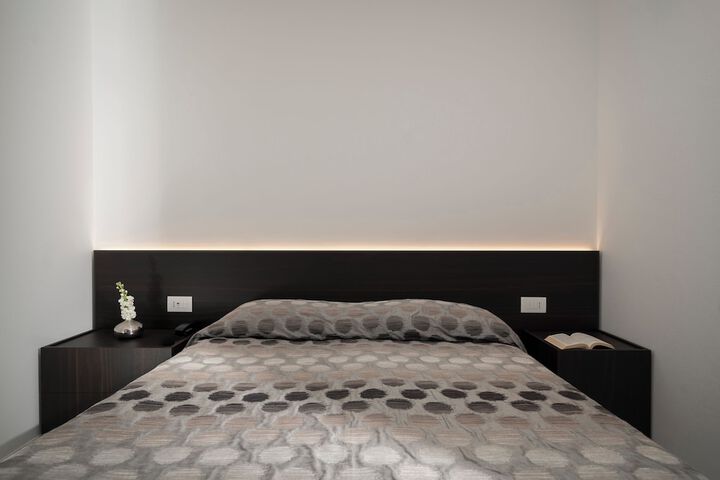 Room 42 of 106