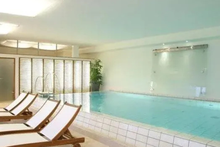 Pool 9 of 16