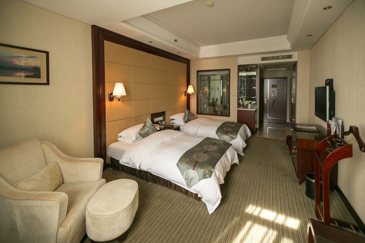 Room 9 of 27