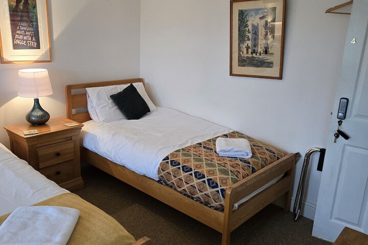 Room 8 of 15